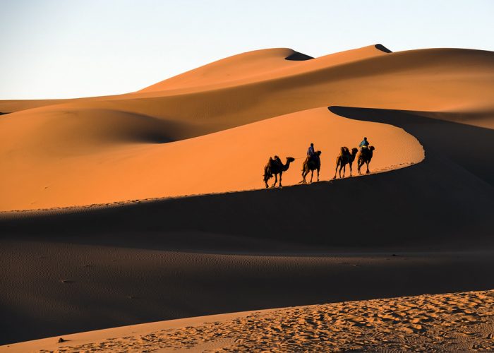 khongor sand dunes