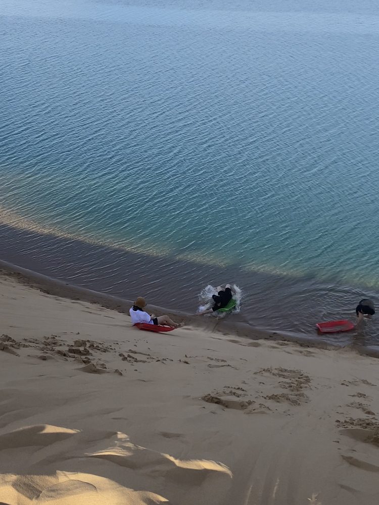 ulaagchnii khar lake