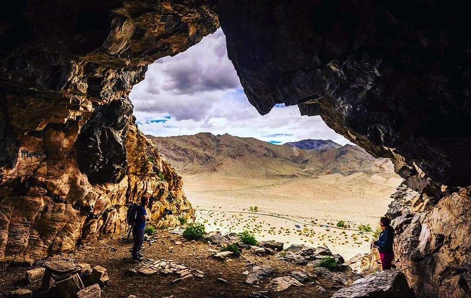 Gurvan Tsenkheriin cave