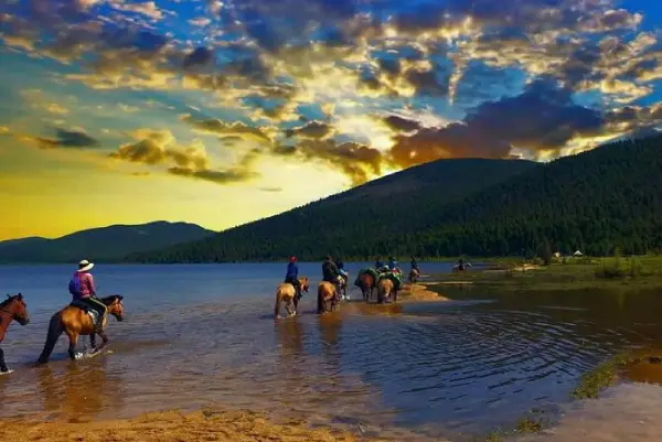 Mongolia Horse trekking and camping tour